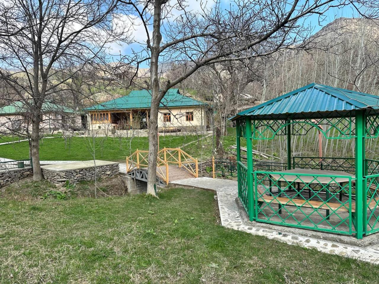 Hayat Guesthouse Nuratau Mountain Yukary-Ukhum Exterior foto
