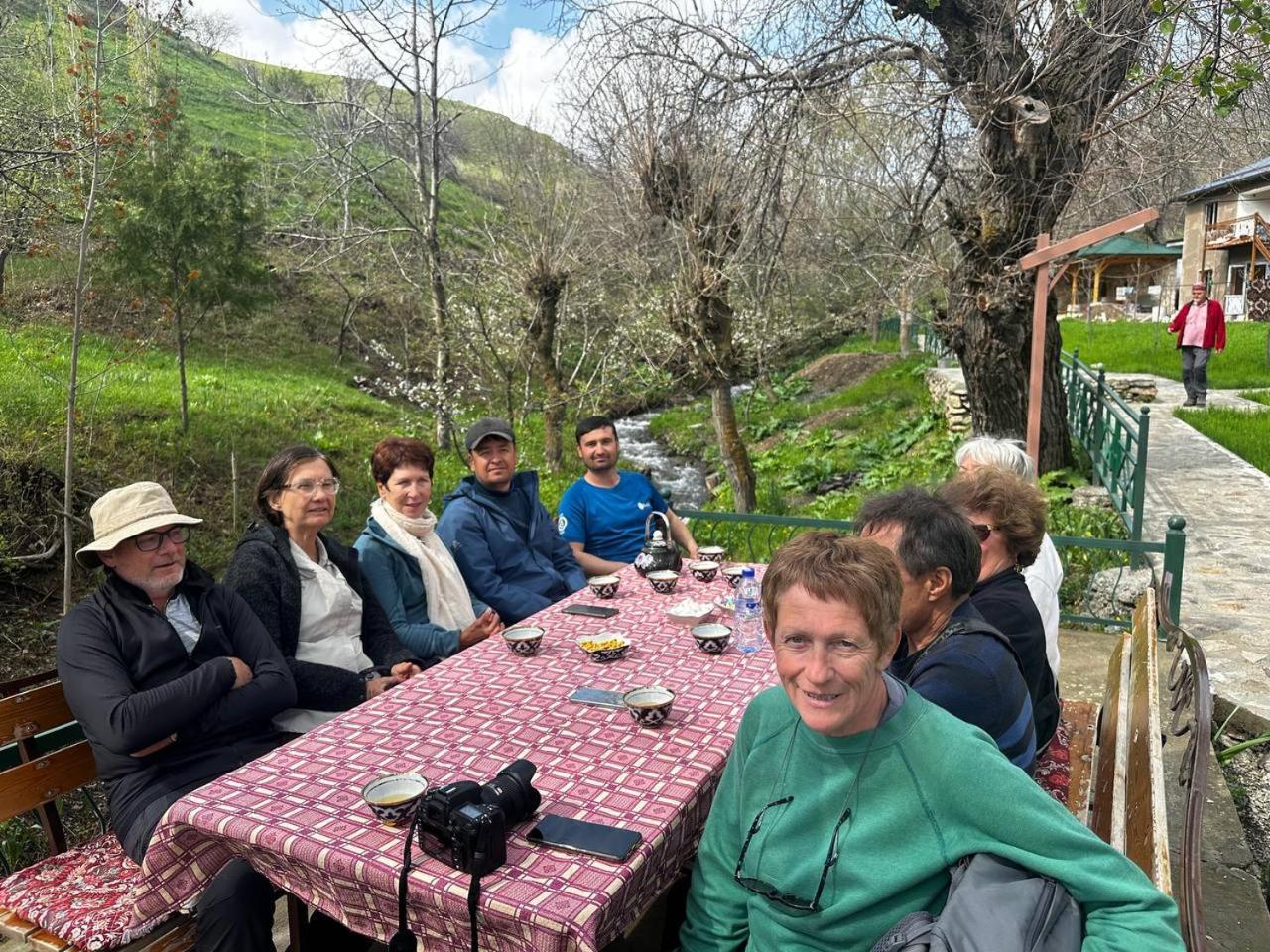 Hayat Guesthouse Nuratau Mountain Yukary-Ukhum Exterior foto