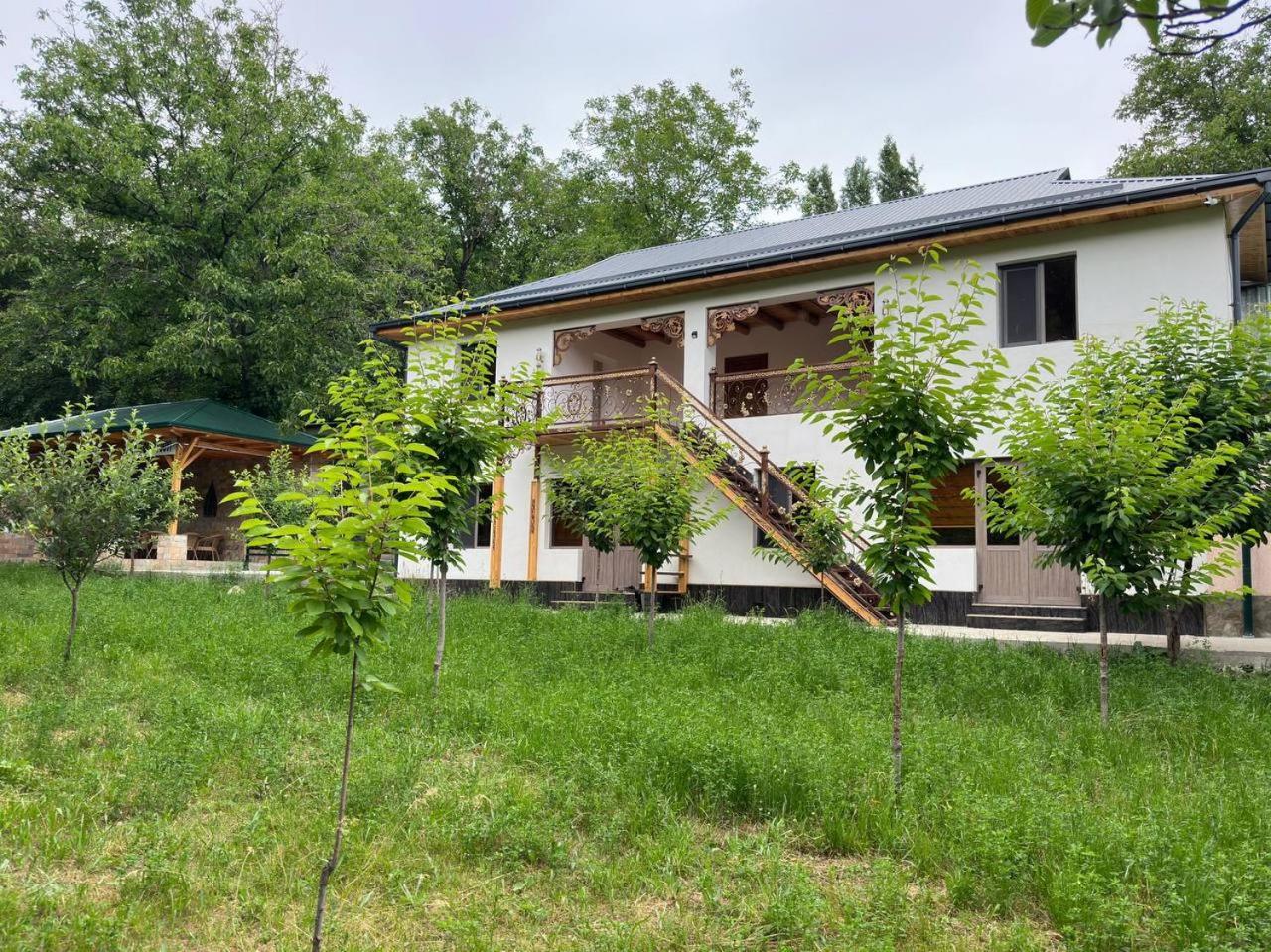 Hayat Guesthouse Nuratau Mountain Yukary-Ukhum Exterior foto