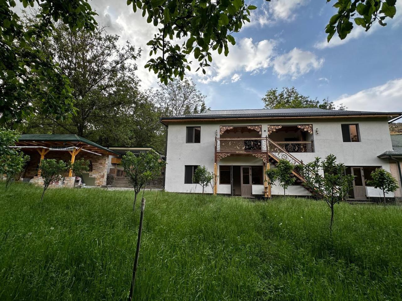Hayat Guesthouse Nuratau Mountain Yukary-Ukhum Exterior foto